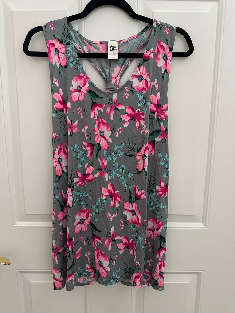 Sew In Love Gray Tank Top with Hot Pink Floral Print size XL